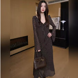 French Long-Sleeved Retro Waved-Point Horn-Horned V-Neck Dress Women's New Autumn High-End Sense Waist A-Word Long Skirt