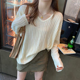 2026 Knitted Women's Thin Bottom Shirt With Loose Gas Sweater Long-Sleeved Top New Design Sense
