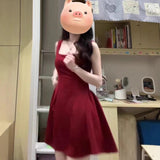 2025 New Small French Red Sling Dress Summer Women's Style Style Warm Waist Short Skirt