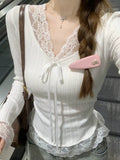 2026 Women's Autumn And Winter New Romantic Exquisite Lace Splicing V-Neck Bottoming Shirt Folded Jerseys Around The Waist