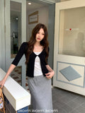 Twisting Design Fake Two-Sleeved T-Shirts For Women In Autumn Wearing A Color-Smelled Body To Close A Waist And A Top