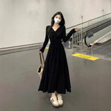 2025 New V-Neck Long-Sleeved Dress Women's Autumn Dress French Fold Design Feeling Waist Display Skin Bottom Skirt