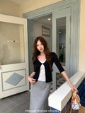 Twisting Design Fake Two-Sleeved T-Shirts For Women In Autumn Wearing A Color-Smelled Body To Close A Waist And A Top
